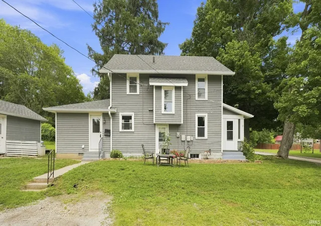 Photo 2 of Manufactured home for sale at 1506 College Ave, Huntington, IN 46750 | MLS# 202631228 | Listing updated on 2026-09-26