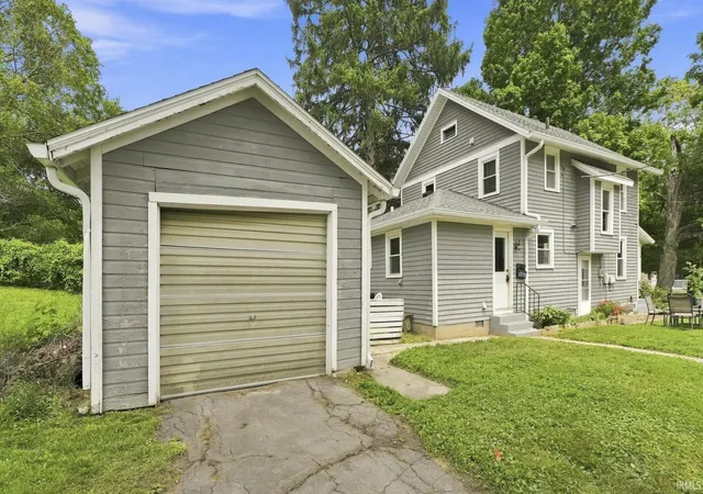 Photo 3 of Manufactured home for sale at 1506 College Ave, Huntington, IN 46750 | MLS# 202631228 | Listing updated on 2026-09-26