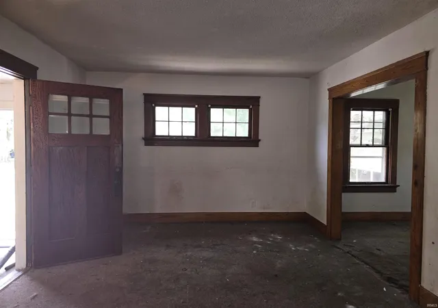 Photo 3 of Manufactured home for sale at 430 Greenwood Ave, Fort Wayne, IN 46808 | MLS# 202631230 | Listing updated on 2026-08-01