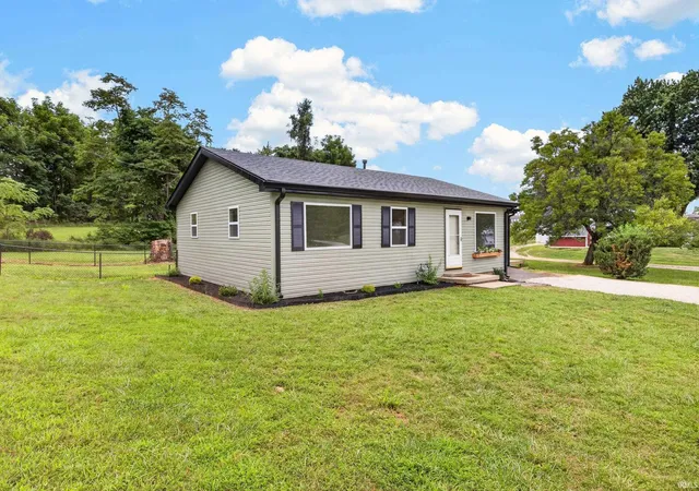 Photo 3 of Manufactured home for sale at 2305 W Beaumont Ln, Bloomington, IN 47404 | MLS# 202631241 | Listing updated on 2026-09-08