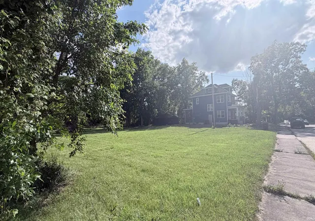 Photo 3 of Sale Pending at 2424 Manford St, Fort Wayne, IN 46806 | MLS# 202631244 | Listing updated on 2026-08-02