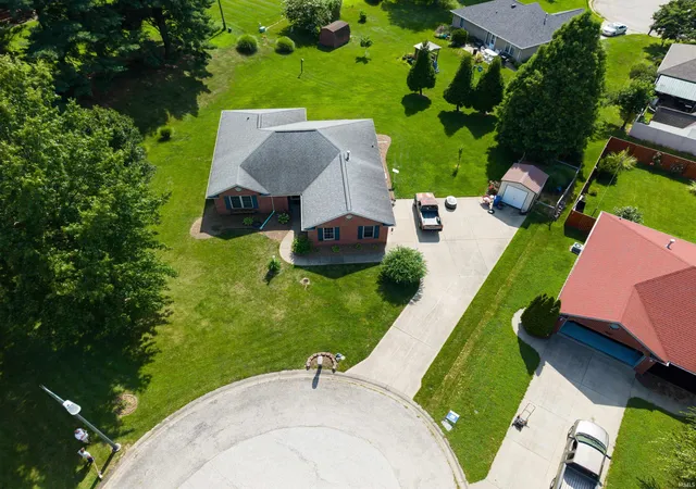 Photo 3 of Manufactured home for sale at 1906 N Windsor Ct, Huntingburg, IN 47542 | MLS# 202631246 | Listing updated on 2026-08-02