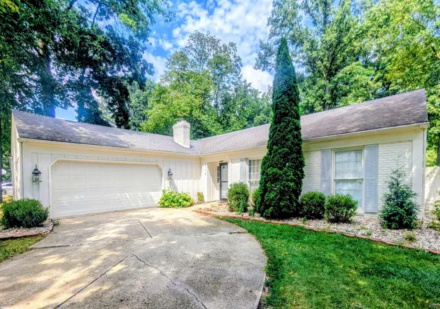 Photo 2 of Sale Pending at 5114 W Arlington Park Blvd, Fort Wayne, IN 46835 | MLS# 202631267 | Listing updated on 2026-09-03