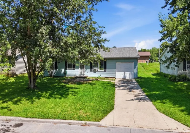 Photo 3 of Sale Pending at 627 E Jefferson St, Warren, IN 46792 | MLS# 202631270 | Listing updated on 2026-08-17