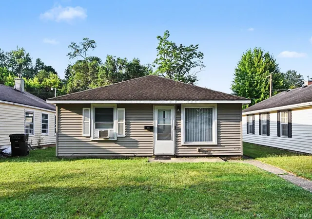 Photo 2 of Sale Pending at 942 Beale St, South Bend, IN 46616 | MLS# 202631272 | Listing updated on 2026-09-01