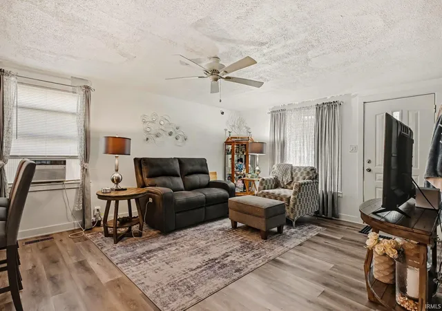 Photo 3 of Sale Pending at 942 Beale St, South Bend, IN 46616 | MLS# 202631272 | Listing updated on 2026-09-01