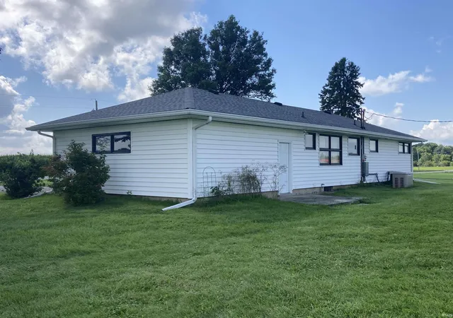 Photo 4 of Manufactured home for sale at 9214 N Buck Crk Pike, Mooreland, IN 47360 | MLS# 202631279 | Listing updated on 2026-09-22