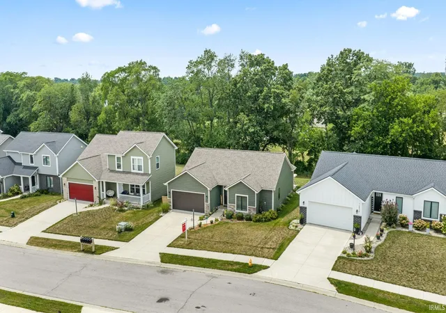 Photo 3 of Manufactured home for sale at 16811 Hatstick Ct, Fort Wayne, IN 46845 | MLS# 202631284 | Listing updated on 2026-09-11