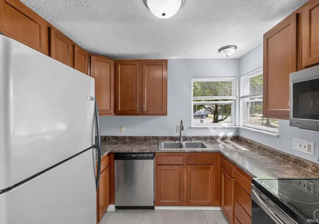 Photo 4 of Manufactured home for sale at 3601 Naples Ct, Elkhart, IN 46514 | MLS# 202631287 | Listing updated on 2026-09-15