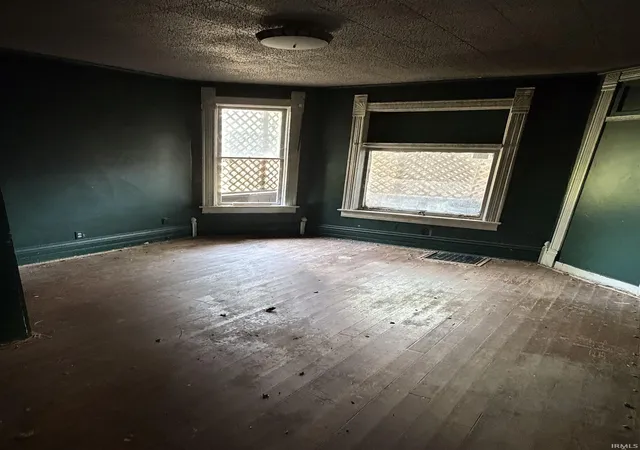 Photo 3 of Manufactured home for sale at 918 Huestis Ave, Fort Wayne, IN 46807 | MLS# 202631305 | Listing updated on 2026-09-16