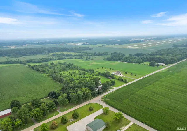 Photo 3 of Sale Pending at 1417 E 300n, Warsaw, IN 46582 | MLS# 202631316 | Listing updated on 2026-09-02