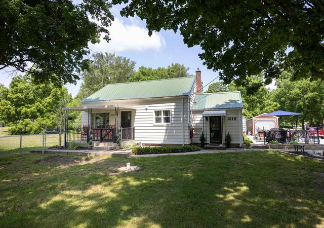 Photo 3 of Manufactured home for sale at 2116 Ludwig Rd, Fort Wayne, IN 46818 | MLS# 202631333 | Listing updated on 2026-09-16