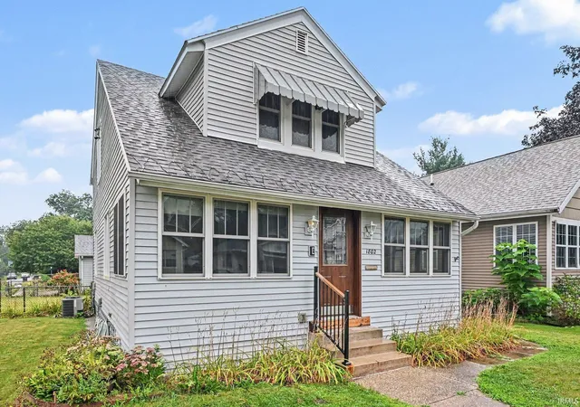 Photo 2 of Sale Pending at 1802 Caroline St, South Bend, IN 46613 | MLS# 202631340 | Listing updated on 2026-08-20