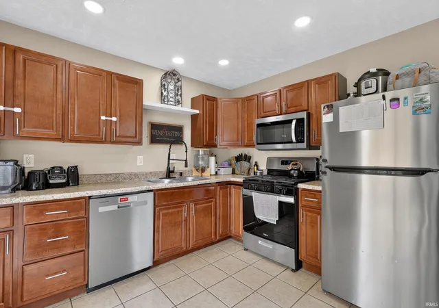 Photo 3 of Manufactured home for sale at 910 Tomahawk Blvd, Kokomo, IN 46902 | MLS# 202631365 | Listing updated on 2026-08-25