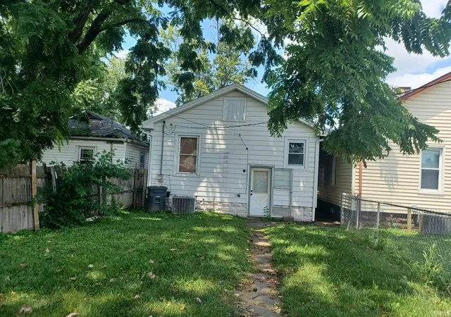 Photo 7 of Sale Pending at 27 E Eichel Ave, Evansville, IN 47711 | MLS# 202631370 | Listing updated on 2026-08-04