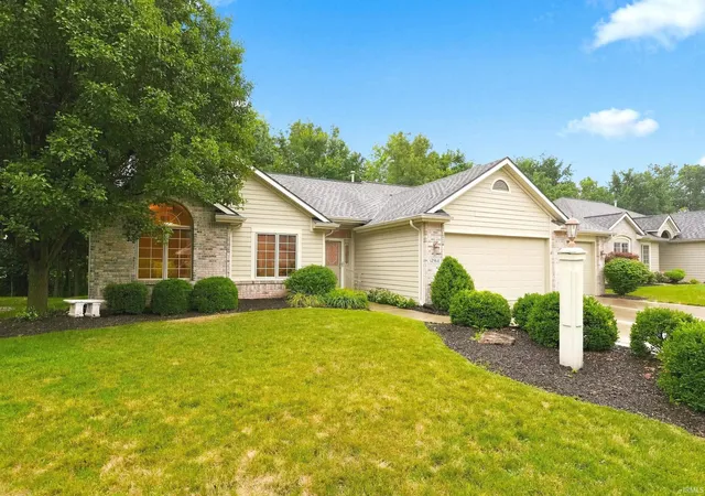 Photo 2 of Sale Pending at 12914 Charenton Ct, Fort Wayne, IN 46845 | MLS# 202631384 | Listing updated on 2026-09-11