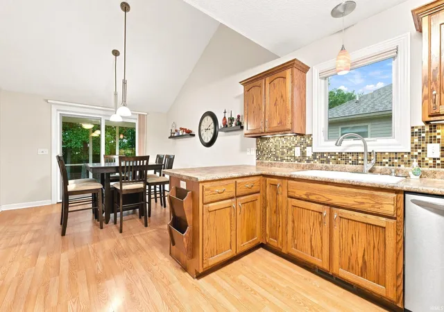 Photo 3 of Sale Pending at 12914 Charenton Ct, Fort Wayne, IN 46845 | MLS# 202631384 | Listing updated on 2026-09-11