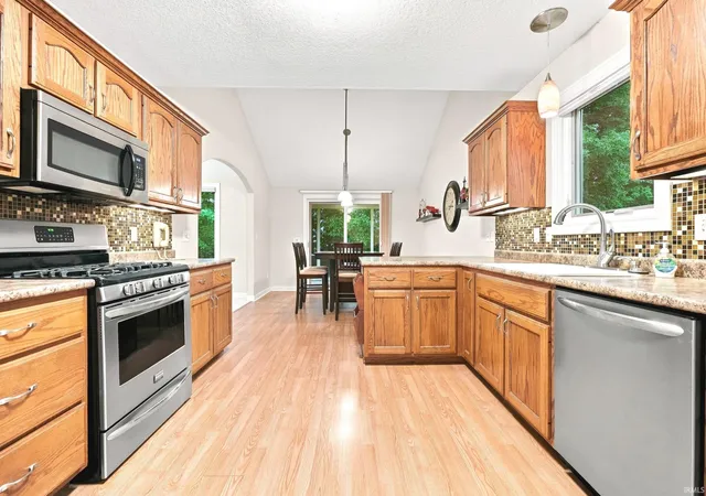 Photo 4 of Sale Pending at 12914 Charenton Ct, Fort Wayne, IN 46845 | MLS# 202631384 | Listing updated on 2026-09-11