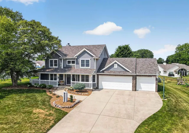 Photo 2 of Sale Pending at 16605 Merramec Ct, Fort Wayne, IN 46845 | MLS# 202631400 | Listing updated on 2026-09-04