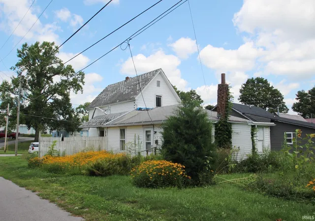Photo 3 of Manufactured home for sale at 607 Erie St, Wabash, IN 46992 | MLS# 202631416 | Listing updated on 2026-08-04