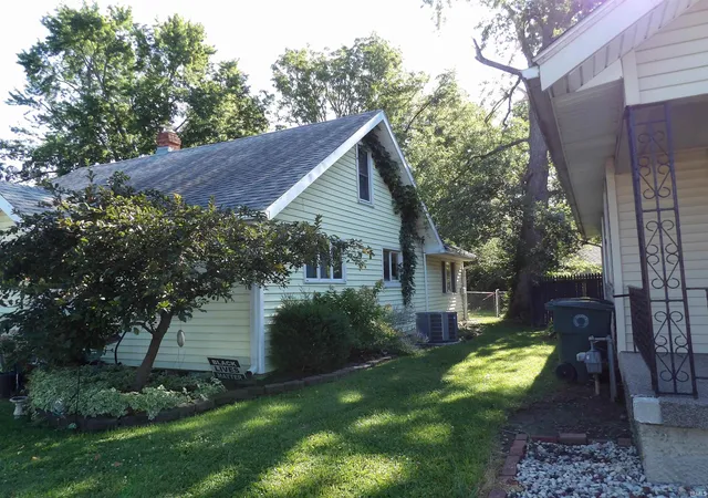 Photo 3 of Manufactured home for sale at 308 S Manning Ave, Muncie, IN 47303 | MLS# 202631421 | Listing updated on 2026-08-03