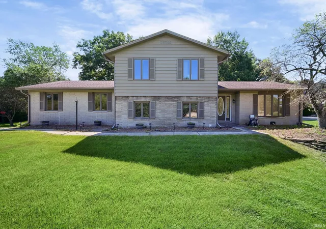 Photo 2 of Manufactured home for sale at 1300 Fairway Dr, Kokomo, IN 46901 | MLS# 202631430 | Listing updated on 2026-09-29
