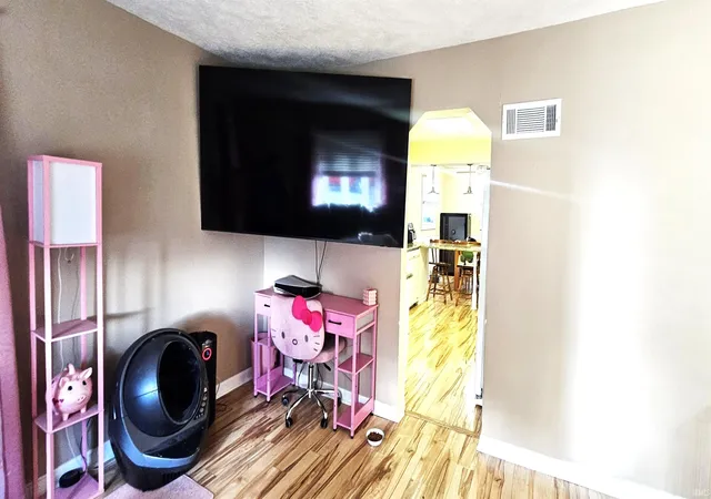 Photo 4 of Manufactured home for sale at 1807 N Saint James Blvd, Evansville, IN 47711 | MLS# 202631444 | Listing updated on 2026-09-04