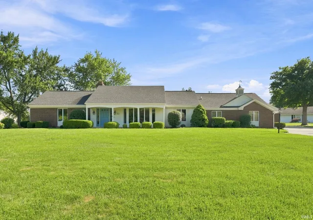 Photo 2 of Sale Pending at 22 Stone Ridge Dr, Huntington, IN 46750 | MLS# 202631462 | Listing updated on 2026-09-17
