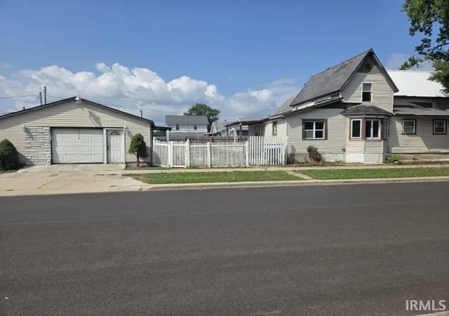 Photo 2 of Sale Pending at 801 Wilkinson St, Logansport, IN 46947 | MLS# 202631463 | Listing updated on 2026-08-19