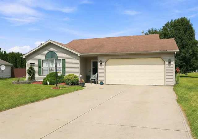 Photo 3 of Sale Pending at 308 Alexis Dr, Milford, IN 46542 | MLS# 202631465 | Listing updated on 2026-09-30