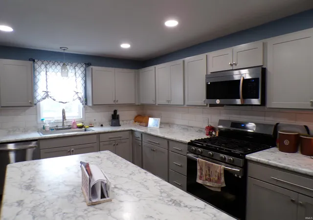 Photo 3 of Manufactured home for sale at 601 E 3rd Street, Fowler, IN 47944 | MLS# 202631485 | Listing updated on 2026-10-07