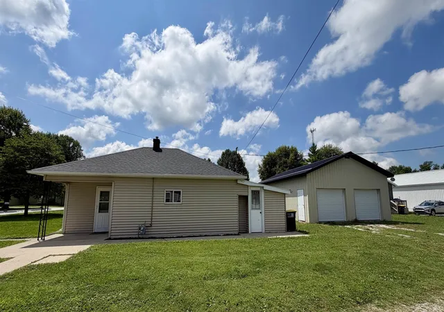 Photo 3 of Manufactured home for sale at 153 N East St, Rossville, IN 46065 | MLS# 202631490 | Listing updated on 2026-09-23