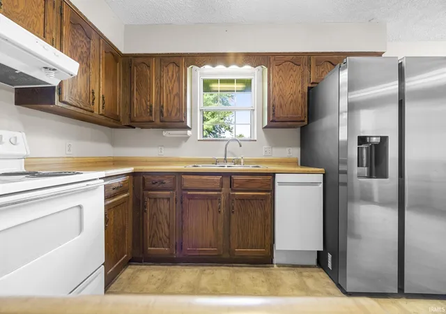 Photo 3 of Manufactured home for sale at 117 Oakmount Ct, Jasper, IN 47546 | MLS# 202631493 | Listing updated on 2026-08-05