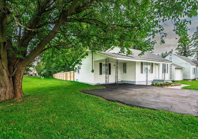 Photo 3 of Sale Pending at 3512 S Dayton Ave, Muncie, IN 47302 | MLS# 202631539 | Listing updated on 2026-09-10