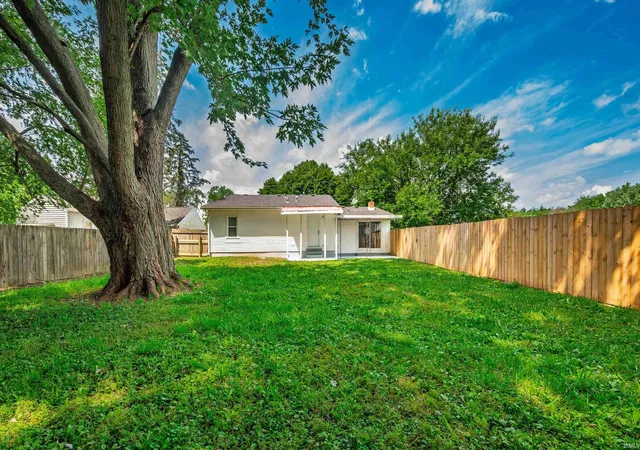 Photo 3 of Sale Pending at 3512 S Dayton Ave, Muncie, IN 47302 | MLS# 202631539 | Listing updated on 2026-09-10