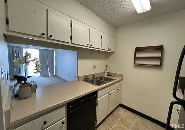 Photo 3 of Sale Pending at 1100 Erie Ave #605, Evansville, IN 47715 | MLS# 202631541 | Listing updated on 2026-08-24