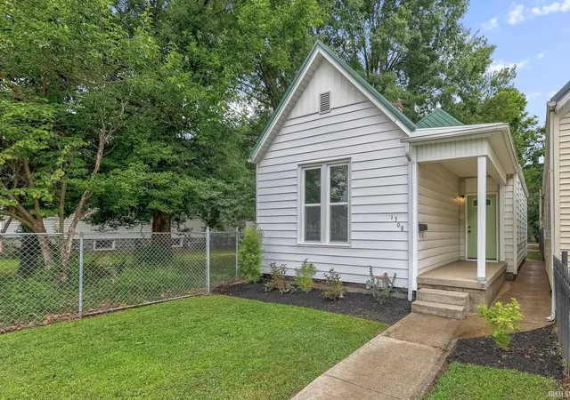 Photo 2 of Manufactured home for sale at 1308 E Walnut St, Evansville, IN 47714 | MLS# 202631544 | Listing updated on 2026-09-06