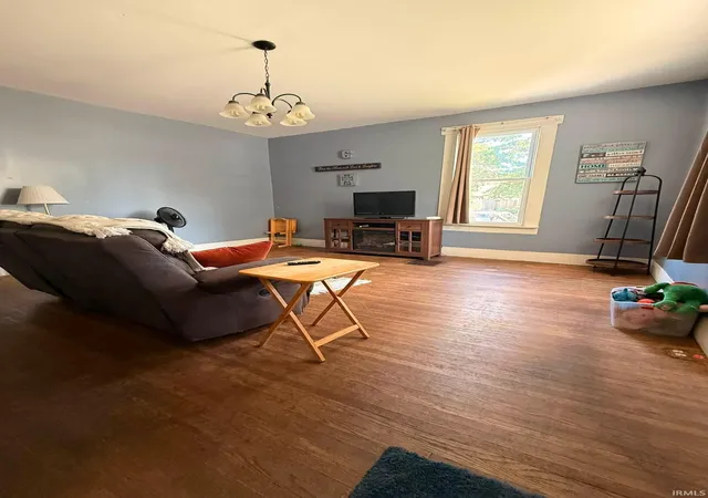 Photo 2 of Manufactured home for sale at 728 Church St, Vincennes, IN 47591 | MLS# 202631549 | Listing updated on 2026-09-14