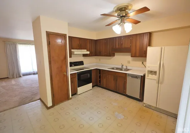 Photo 3 of Manufactured home for sale at 1163 Stonebridge Rd, Evansville, IN 47710 | MLS# 202631554 | Listing updated on 2026-09-01