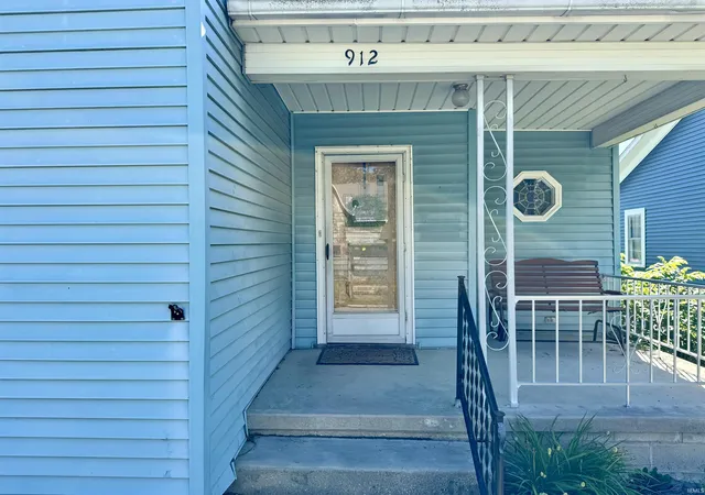 Photo 3 of Sale Pending at 912 N Monroe St, Hartford City, IN 47348 | MLS# 202631567 | Listing updated on 2026-09-21