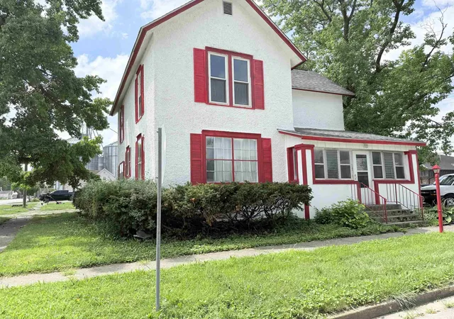Manufactured home for sale at 125 E Johnson St, Wolcott, IN 47995-8072 | MLS# 202631588