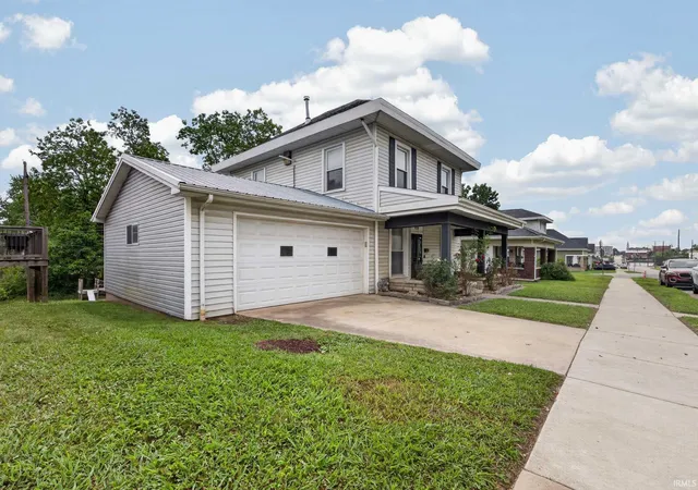 Photo 3 of Manufactured home for sale at 924 I St, Bedford, IN 47421 | MLS# 202631591 | Listing updated on 2026-08-04