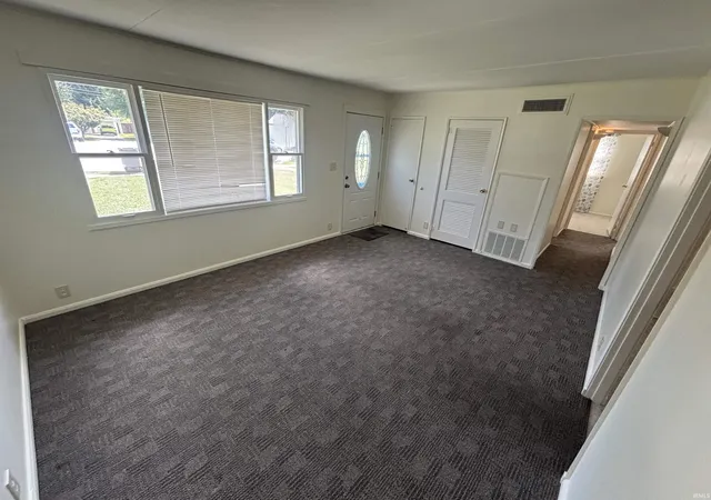 Photo 3 of Manufactured home for sale at 3 Hunter Ct, Vincennes, IN 47591 | MLS# 202631599 | Listing updated on 2026-09-22