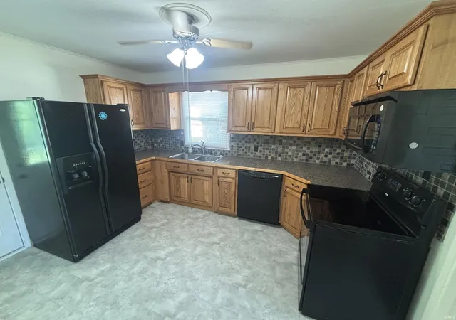 Photo 4 of Manufactured home for sale at 3 Hunter Ct, Vincennes, IN 47591 | MLS# 202631599 | Listing updated on 2026-09-22