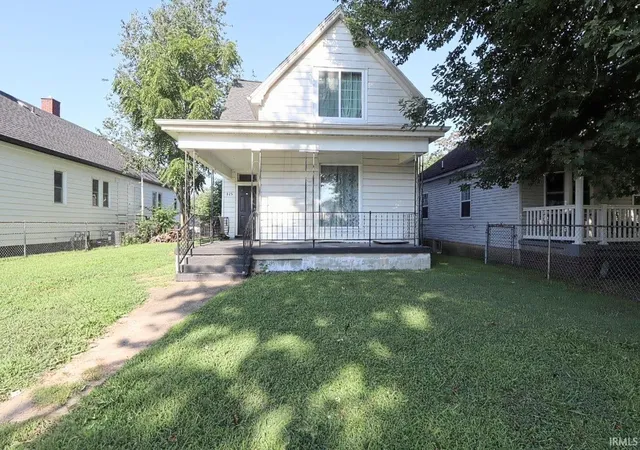 Photo 2 of Manufactured home for sale at 825 S Garvin St, Evansville, IN 47713 | MLS# 202631614 | Listing updated on 2026-08-25