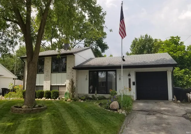 Photo 1 of Sale Pending at 2120 Arapahoe Dr, Lafayette, IN 47909 | MLS# 202631621 | Listing updated on 2026-09-12