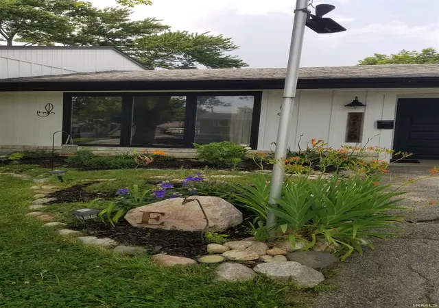 Photo 3 of Sale Pending at 2120 Arapahoe Dr, Lafayette, IN 47909 | MLS# 202631621 | Listing updated on 2026-09-12