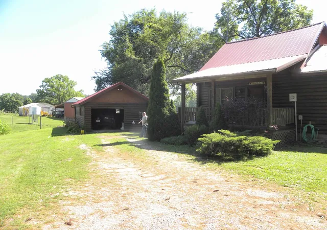 Photo 4 of Sale Pending at 6472 N US Hwy 231, Spencer, IN 47460 | MLS# 202631634 | Listing updated on 2026-08-04