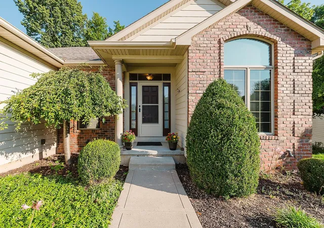 Photo 2 of Sale Pending at 2025 Chancel Ct, Fort Wayne, IN 46845 | MLS# 202631641 | Listing updated on 2026-09-06