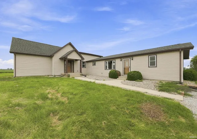Photo 2 of Manufactured home for sale at 6231 East 600, Gas City, IN 46933 | MLS# 202631644 | Listing updated on 2026-10-03